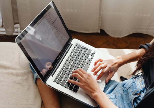 pexels-karola-g-7283717