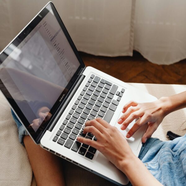 pexels-karola-g-7283717 pexels-karola-g-7283717